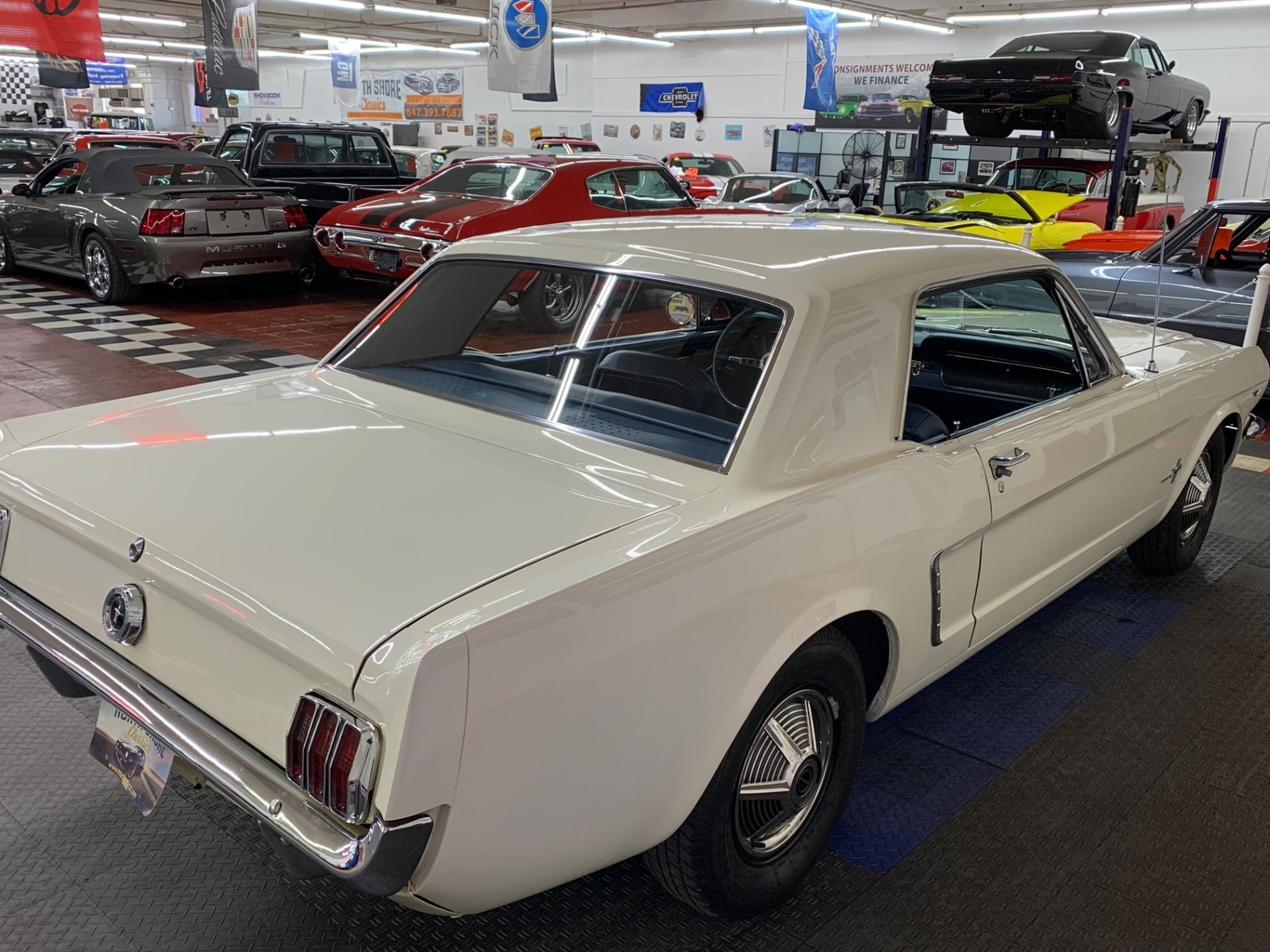 Ford-Mustang-1965-2-door-6