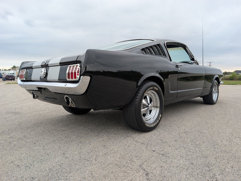 Ford-Mustang-1965-Black-Black-11