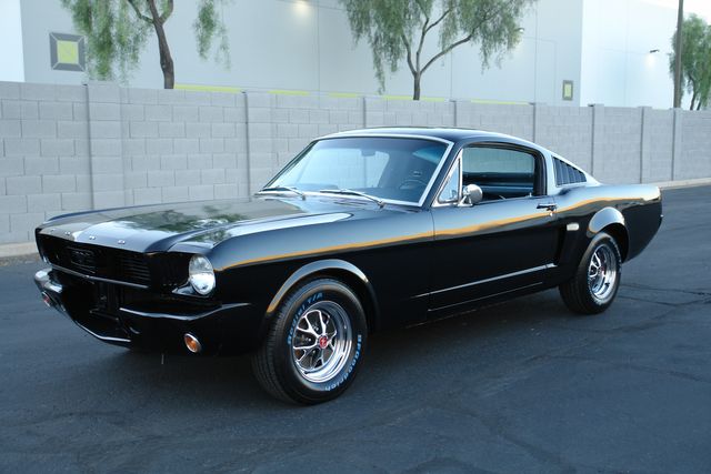 Ford-Mustang-1965-Black-Black-11