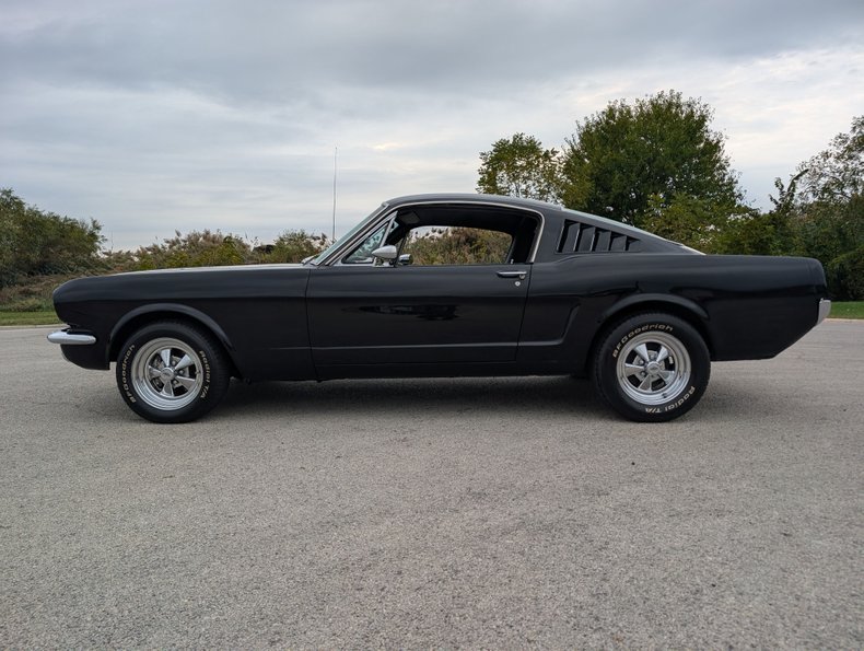 Ford-Mustang-1965-Black-Black-12