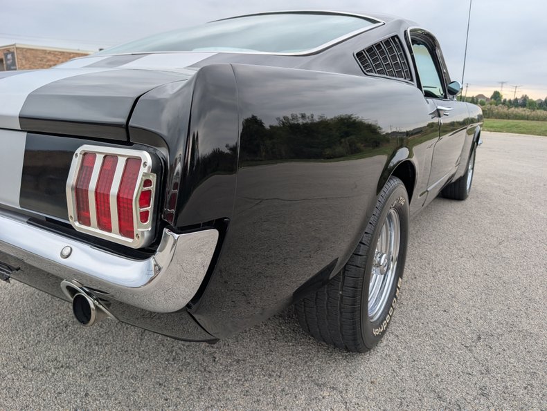 Ford-Mustang-1965-Black-Black-14
