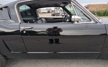 Ford-Mustang-1965-Black-Black-16