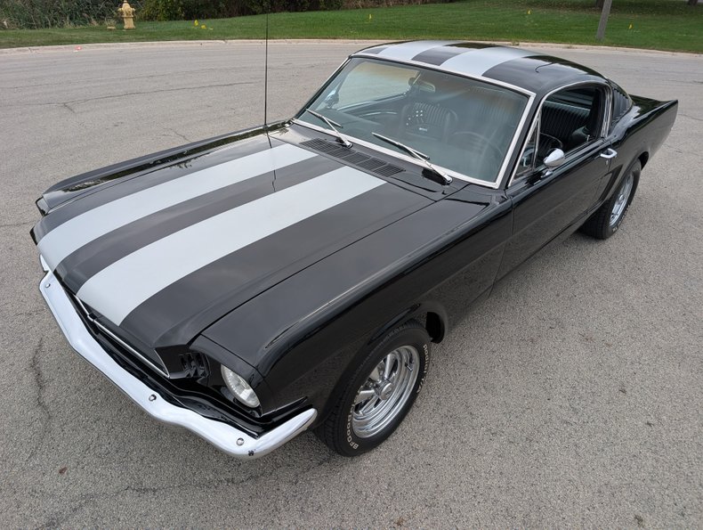 Ford-Mustang-1965-Black-Black-2
