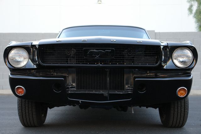Ford-Mustang-1965-Black-Black-2