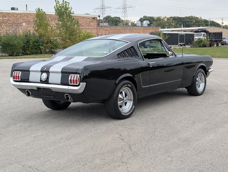 Ford-Mustang-1965-Black-Black-21