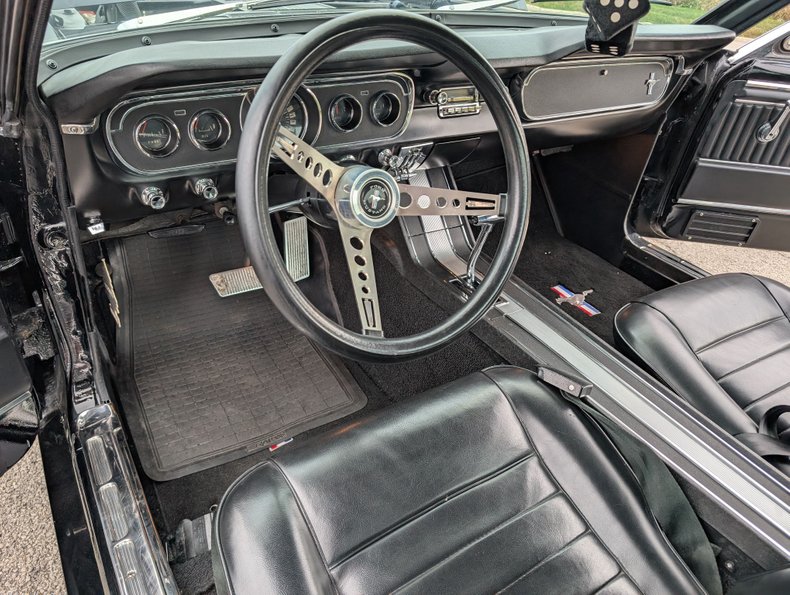 Ford-Mustang-1965-Black-Black-22