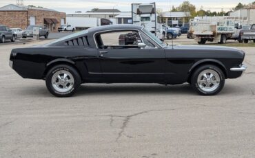 Ford-Mustang-1965-Black-Black-29