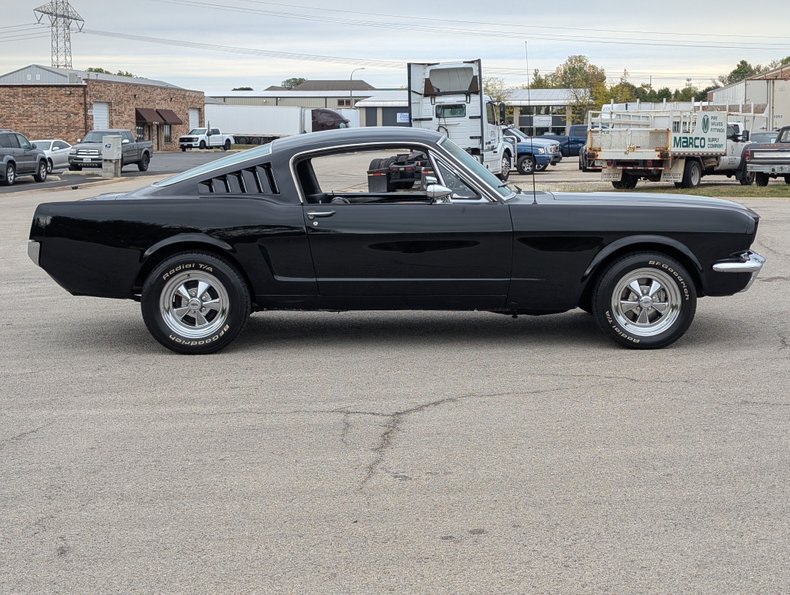 Ford-Mustang-1965-Black-Black-29