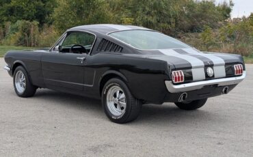 Ford-Mustang-1965-Black-Black-31