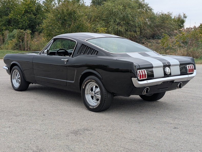 Ford-Mustang-1965-Black-Black-31