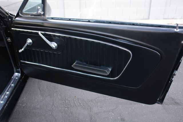 Ford-Mustang-1965-Black-Black-31