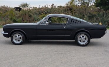 Ford-Mustang-1965-Black-Black-32
