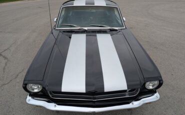 Ford-Mustang-1965-Black-Black-4