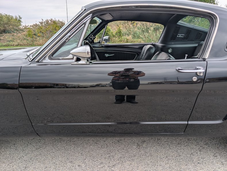 Ford-Mustang-1965-Black-Black-40