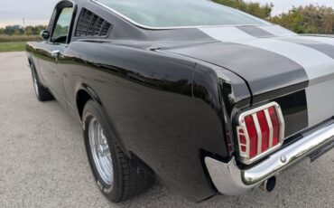 Ford-Mustang-1965-Black-Black-42