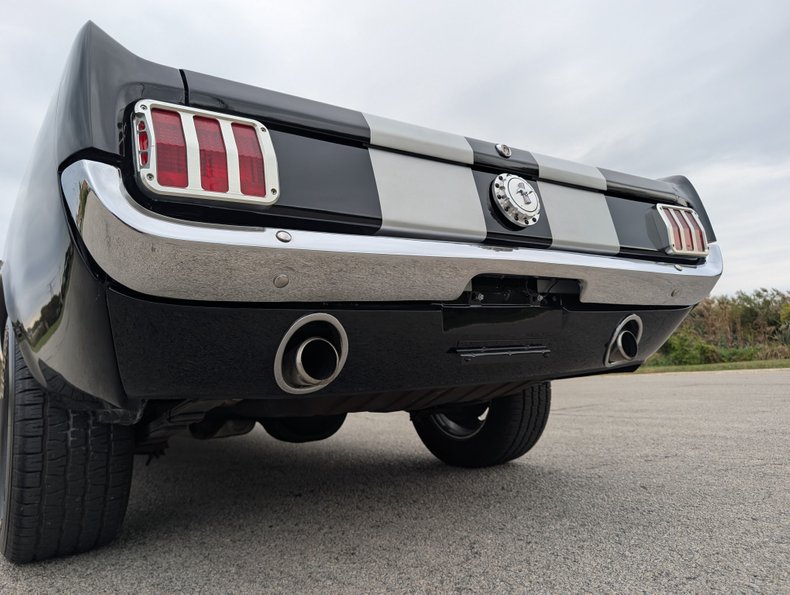 Ford-Mustang-1965-Black-Black-43