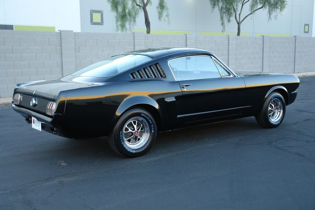 Ford-Mustang-1965-Black-Black-44