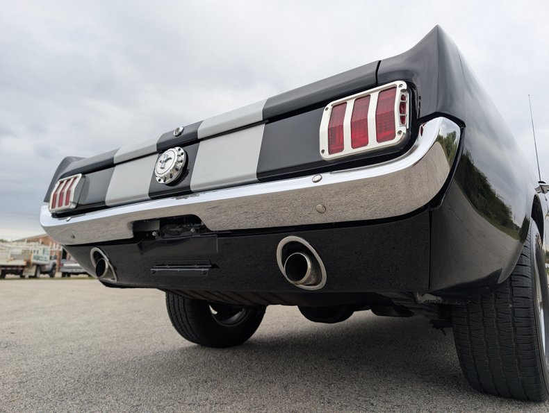 Ford-Mustang-1965-Black-Black-46