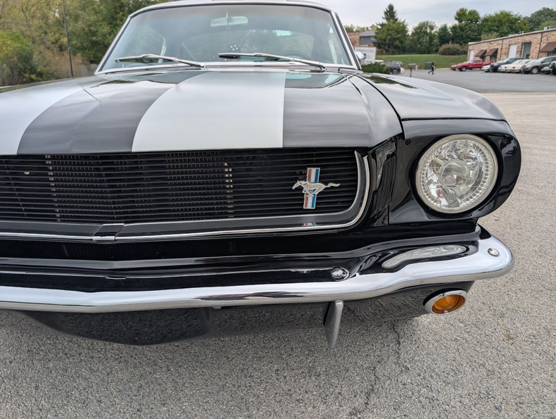 Ford-Mustang-1965-Black-Black-49
