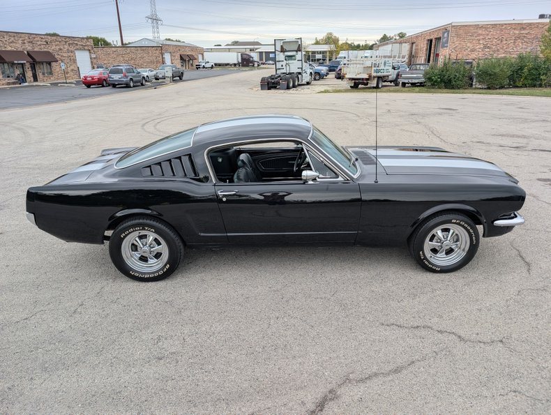 Ford-Mustang-1965-Black-Black-8