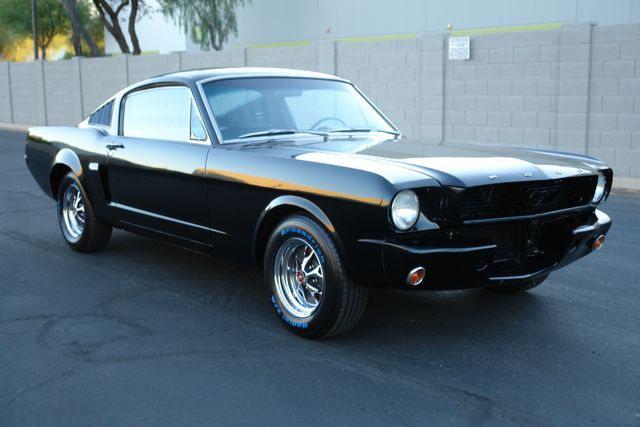 Ford-Mustang-1965-Black-Black-8