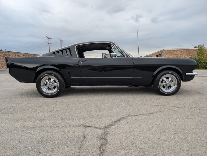 Ford-Mustang-1965-Black-Black-9