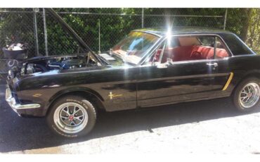 Ford-Mustang-1965-Black-Red