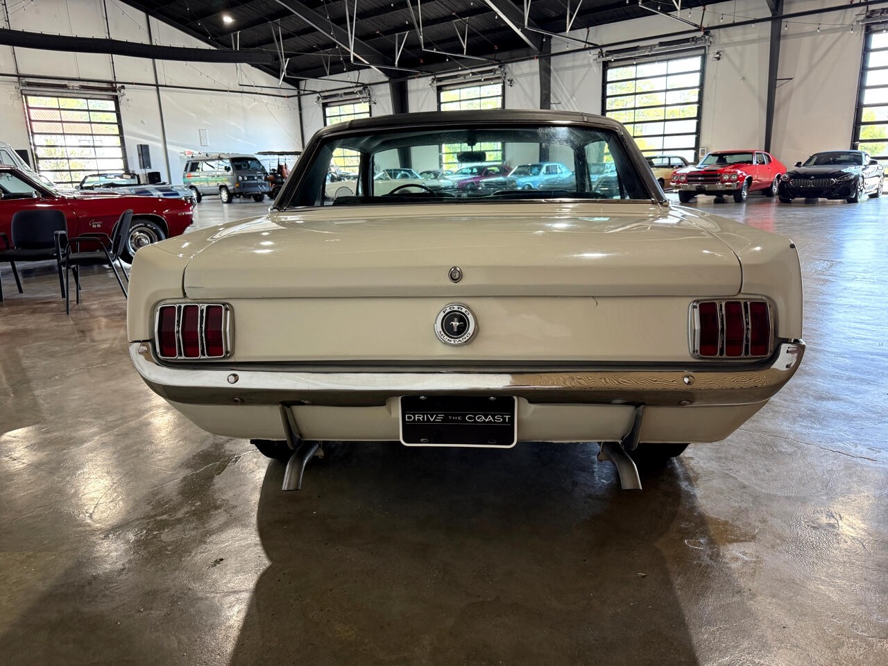 Ford-Mustang-1965-Classic-Car-11