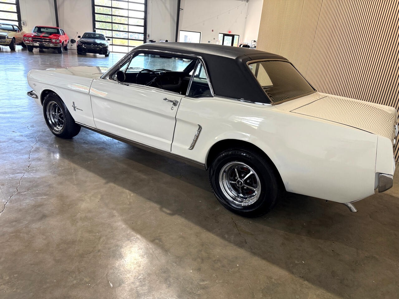 Ford-Mustang-1965-Classic-Car-14