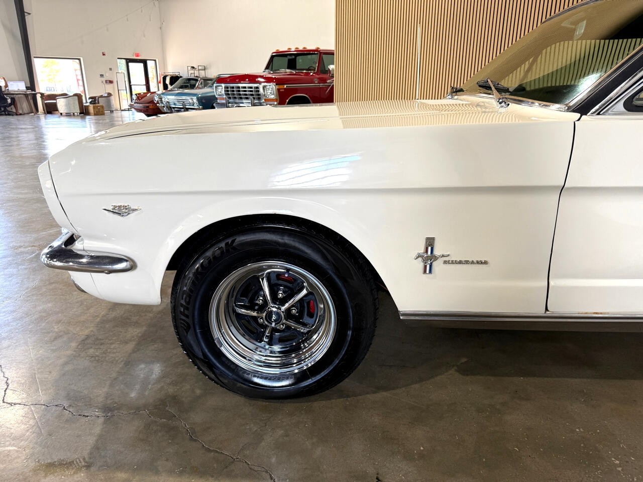 Ford-Mustang-1965-Classic-Car-23