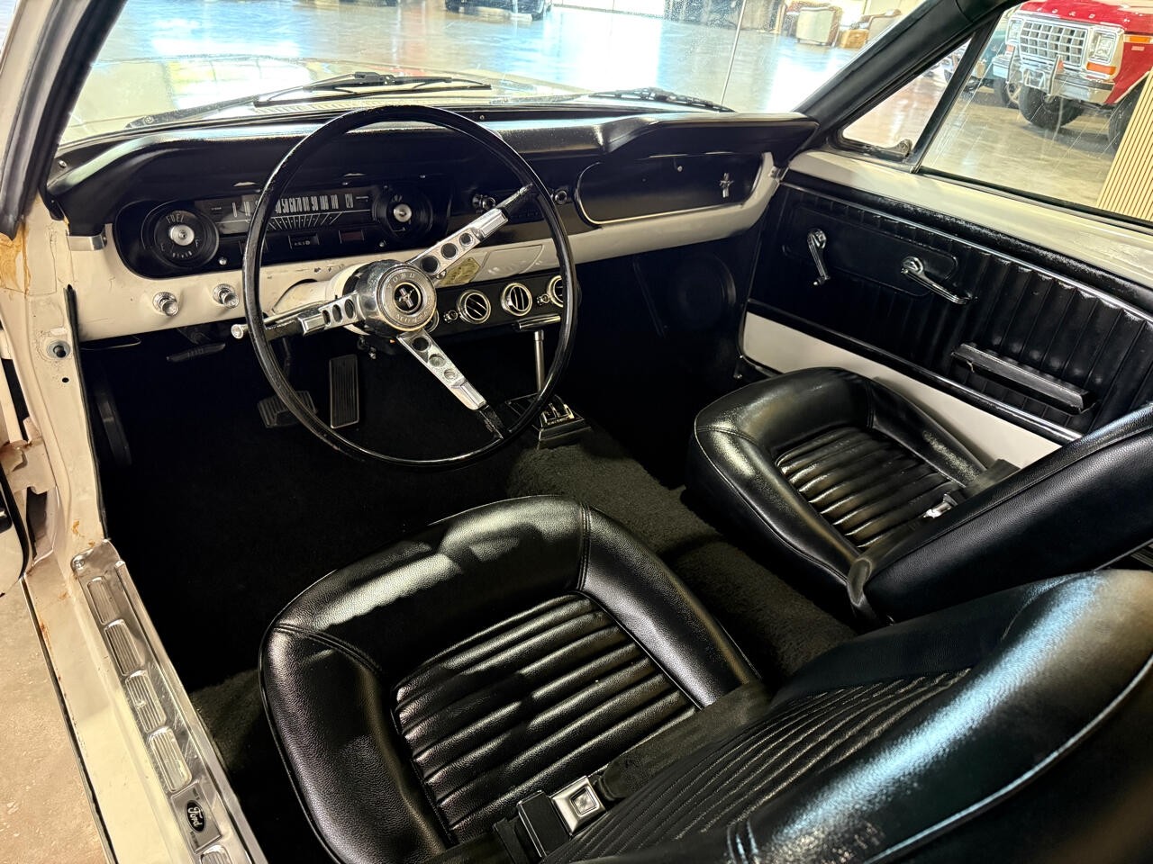 Ford-Mustang-1965-Classic-Car-29