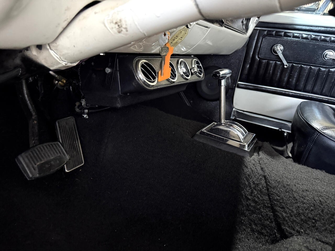 Ford-Mustang-1965-Classic-Car-38