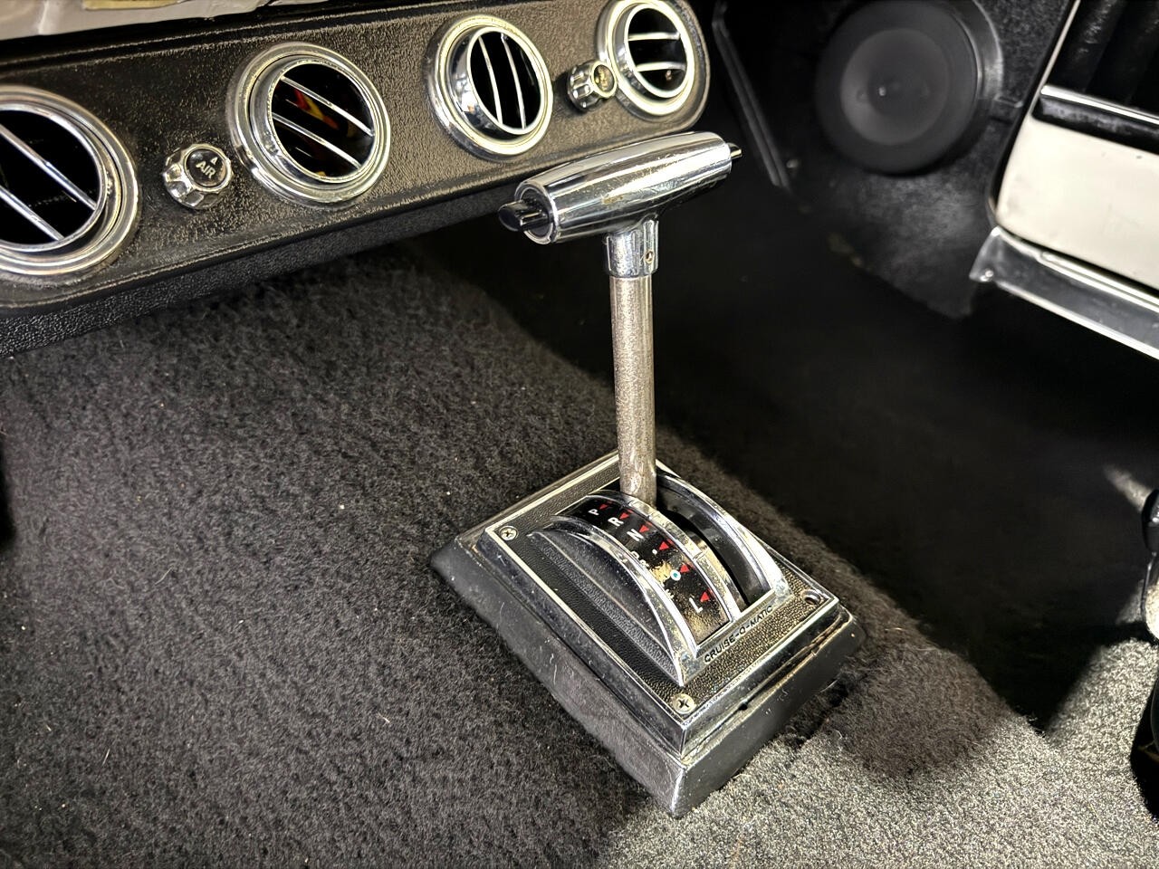 Ford-Mustang-1965-Classic-Car-39