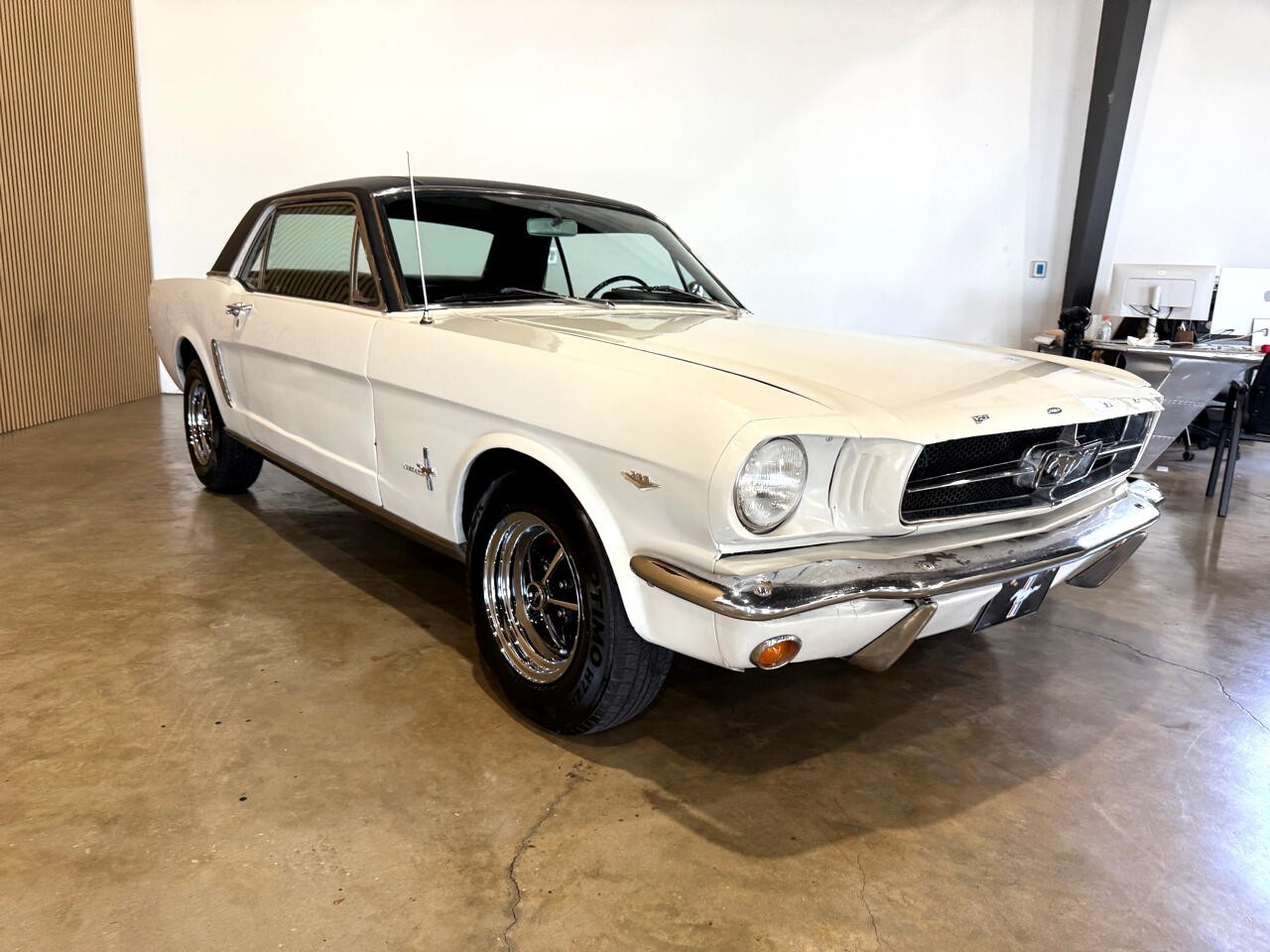 Ford-Mustang-1965-Classic-Car-5
