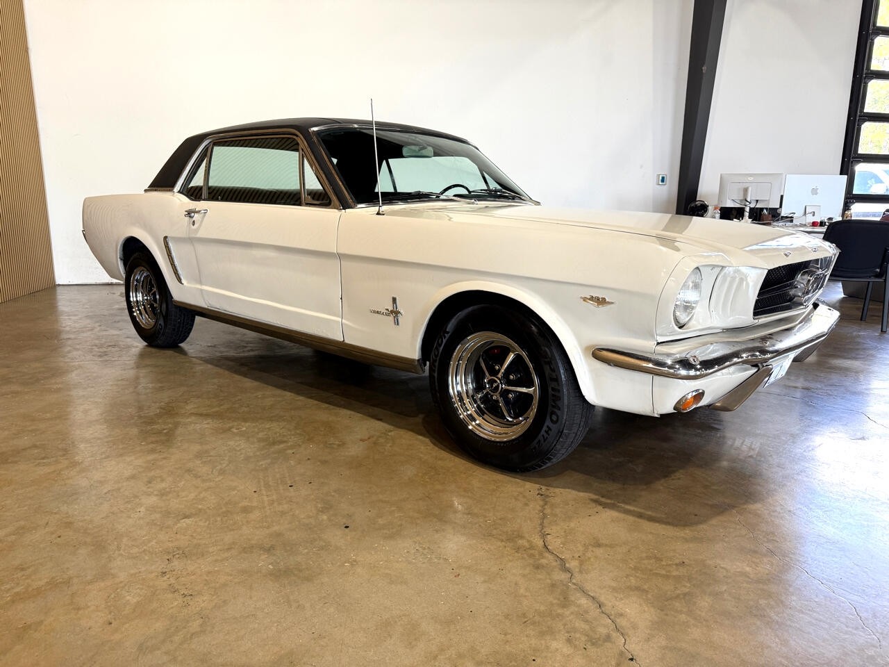 Ford-Mustang-1965-Classic-Car-6