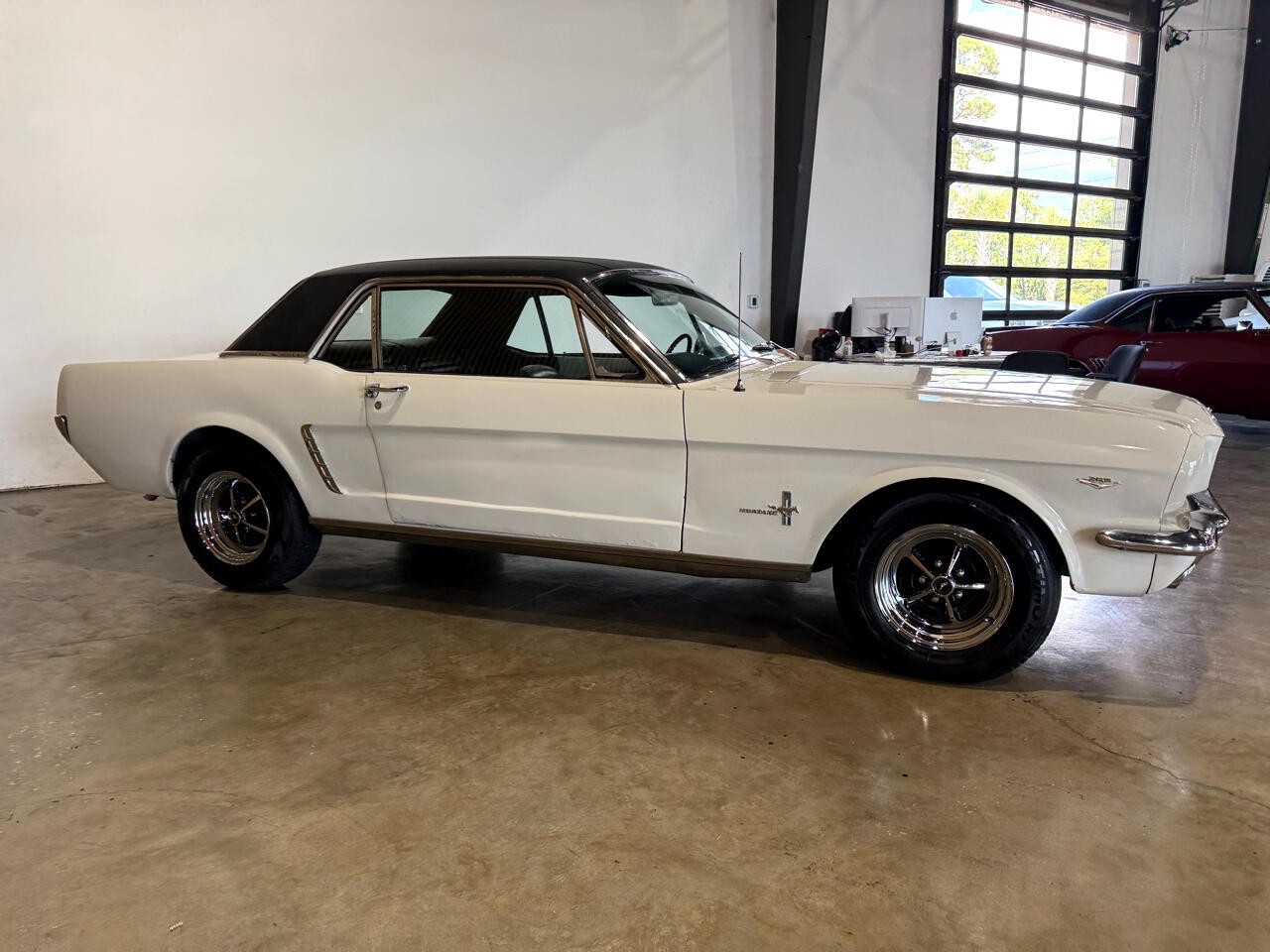 Ford-Mustang-1965-Classic-Car-7