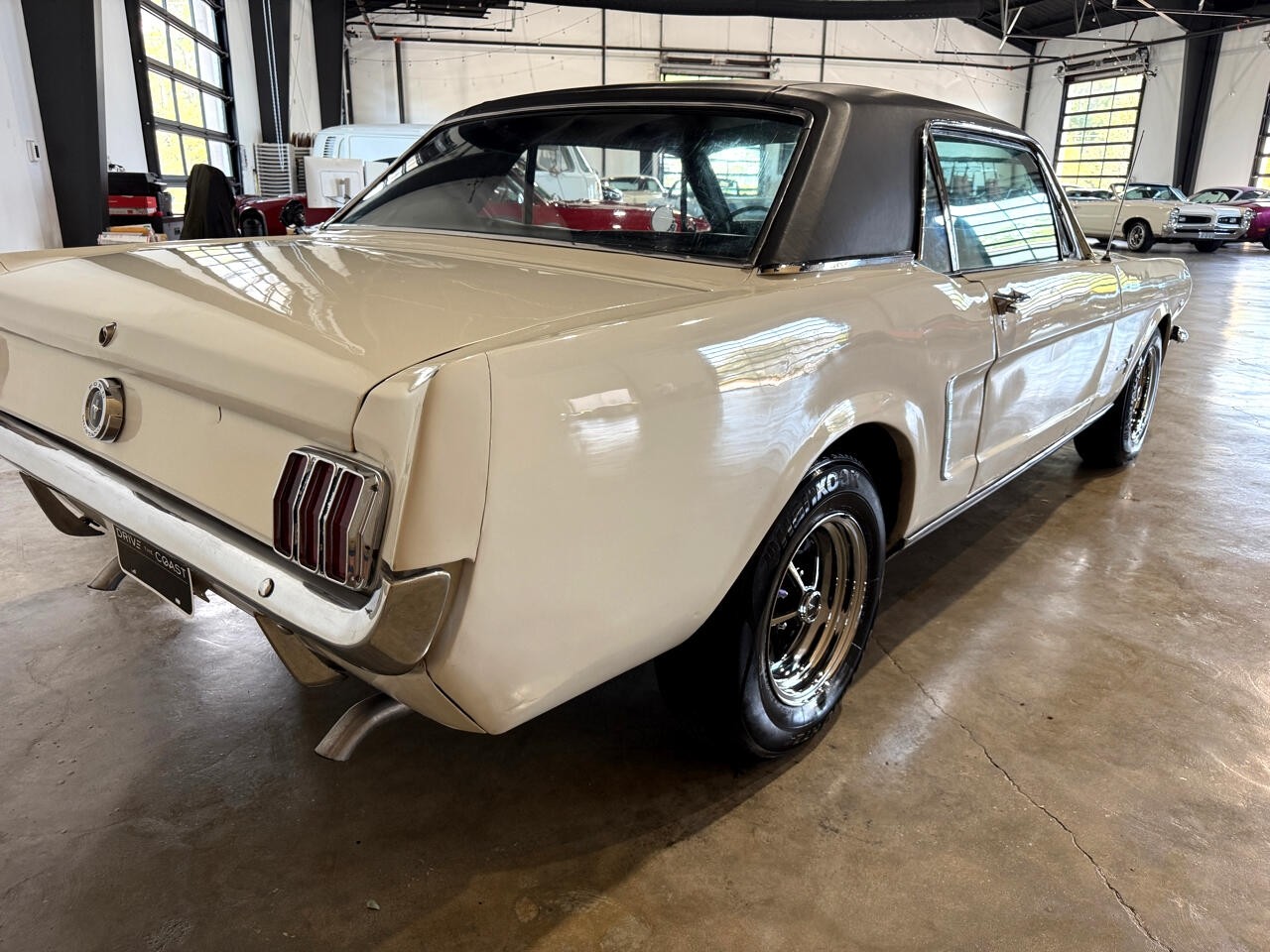Ford-Mustang-1965-Classic-Car-9