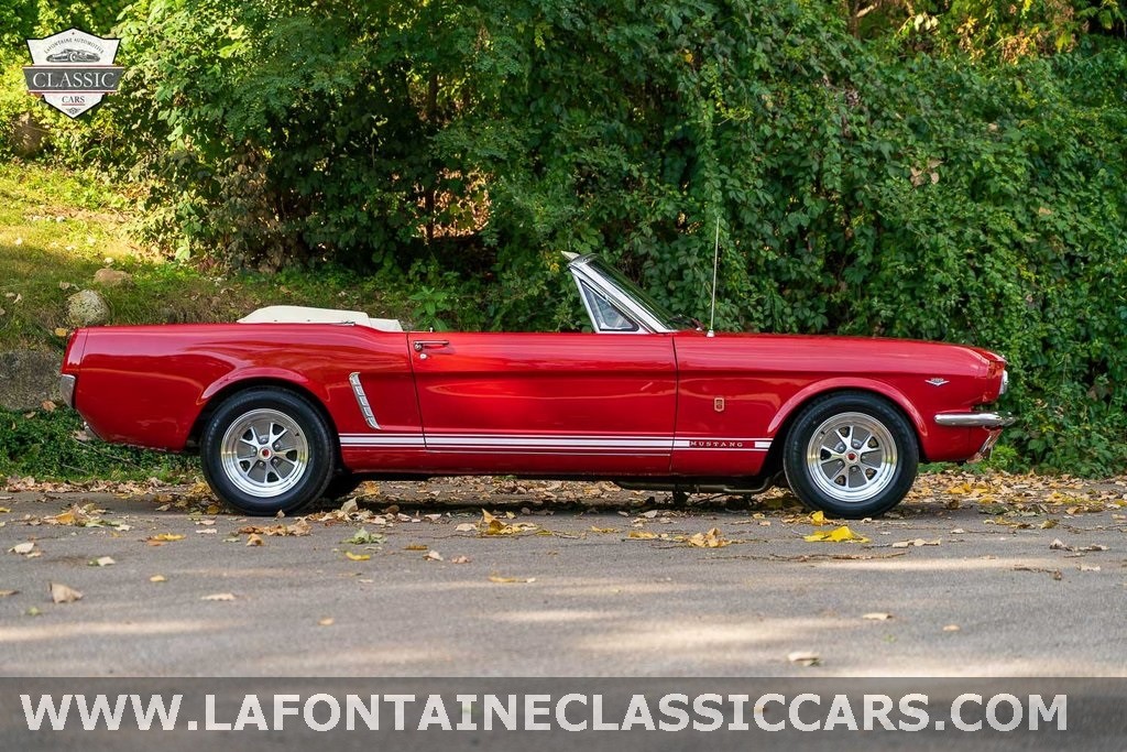 Ford-Mustang-1965-Convertible-11