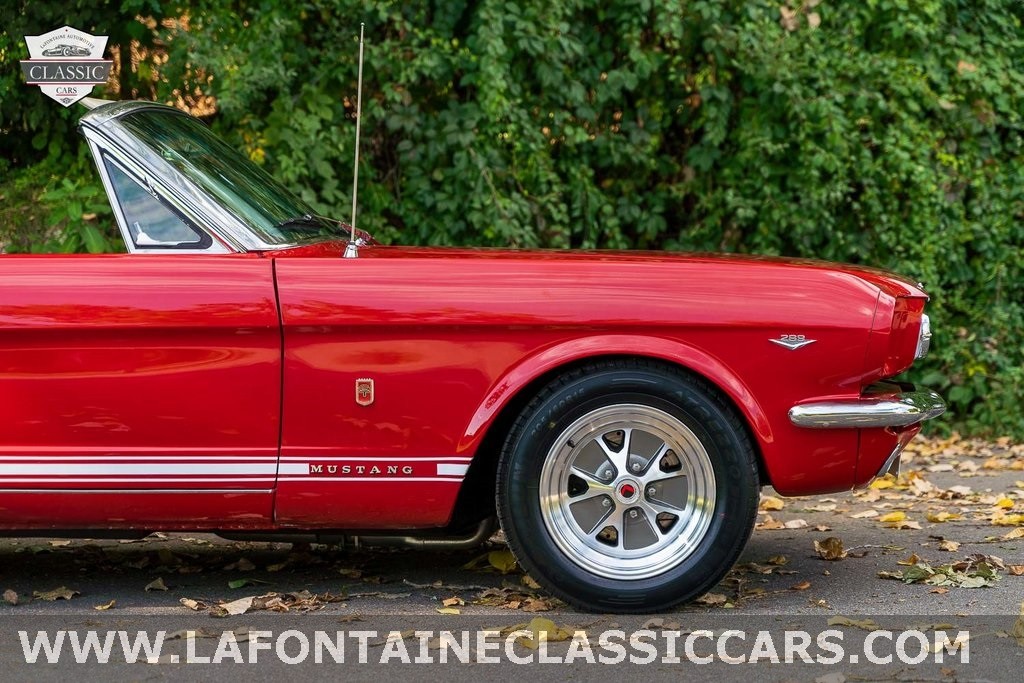 Ford-Mustang-1965-Convertible-21
