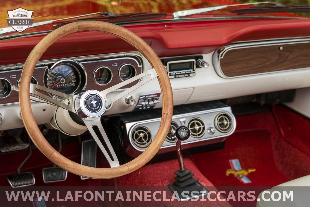 Ford-Mustang-1965-Convertible-4