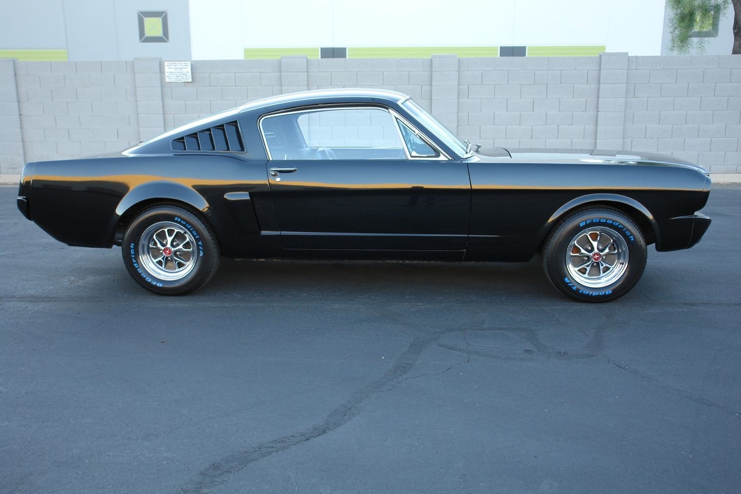 Ford-Mustang-1965-Coupe-1