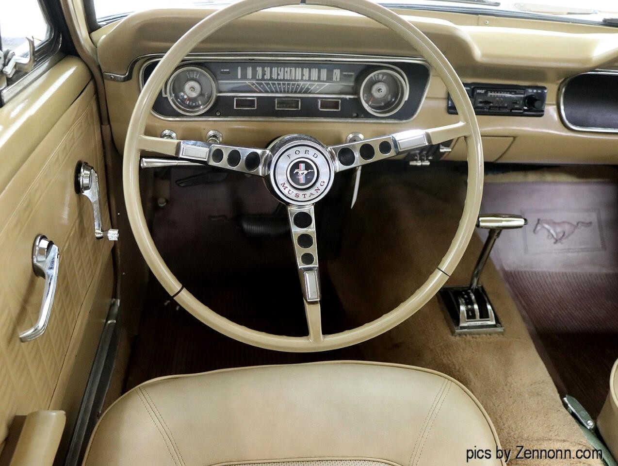 Ford-Mustang-1965-Coupe-12