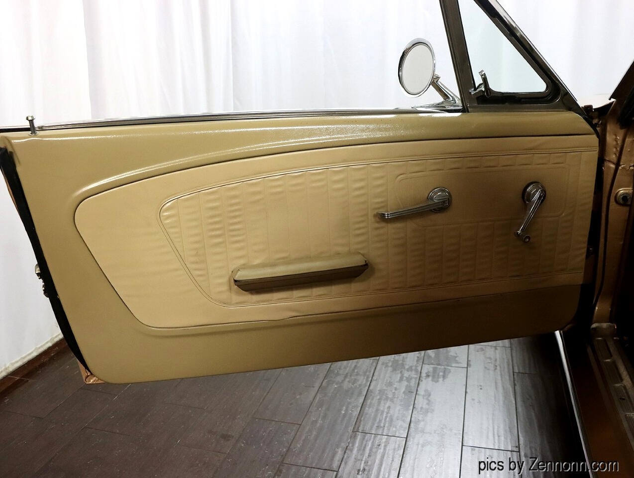 Ford-Mustang-1965-Coupe-22