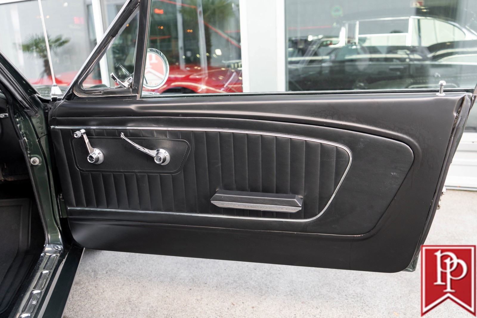 Ford-Mustang-1965-Coupe-27