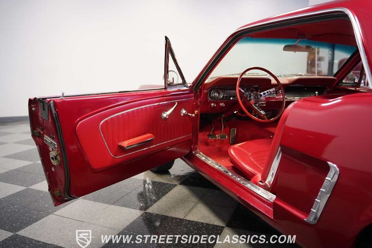 Ford-Mustang-1965-Coupe-36