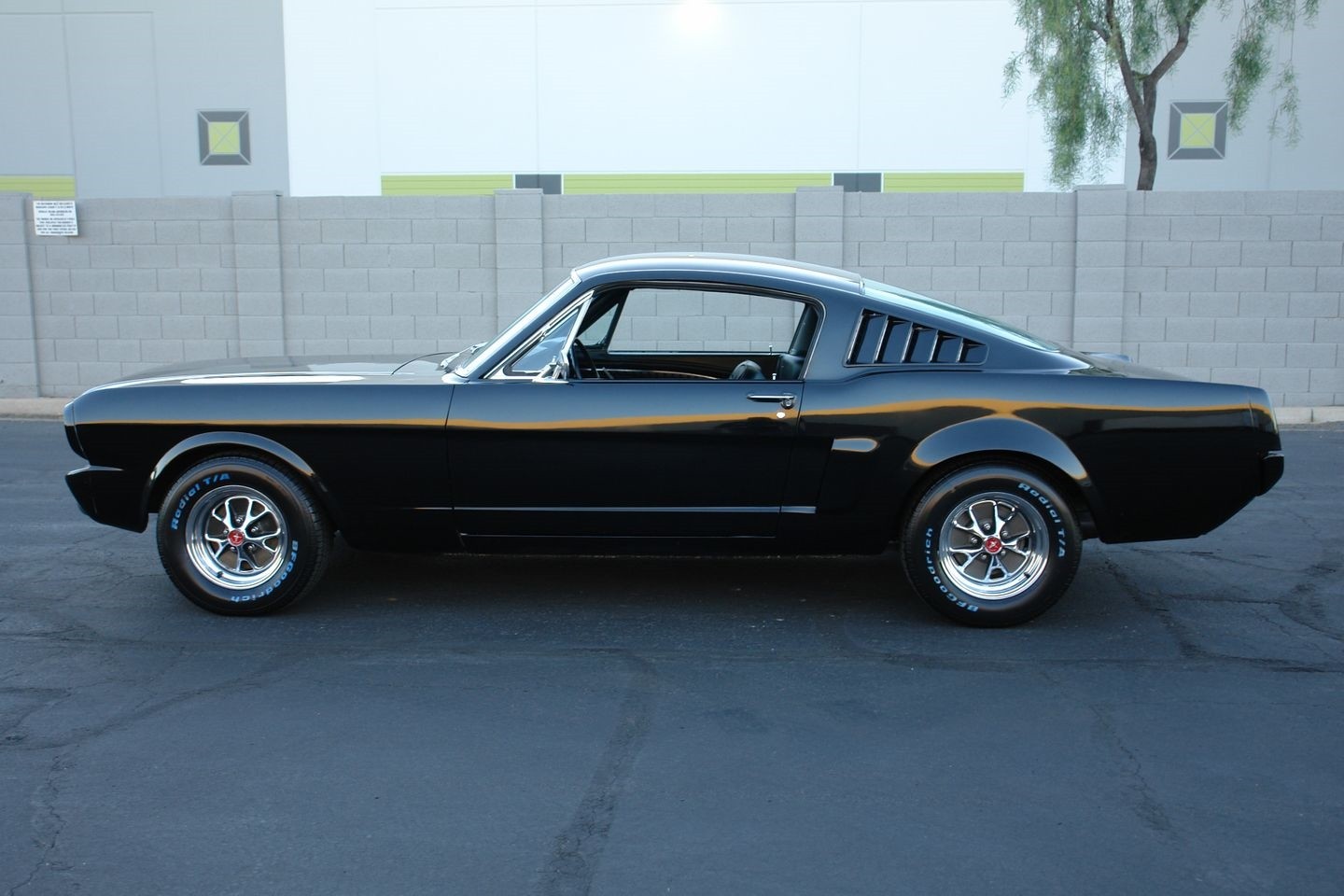 Ford-Mustang-1965-Coupe-6