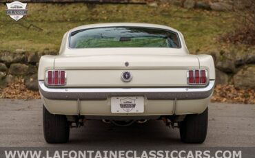 Ford-Mustang-1965-Fastback-9