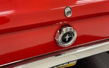Ford-Mustang-1965-Rangoon-Red-Black-1