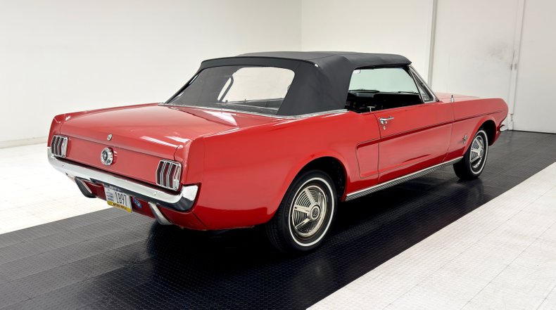 Ford-Mustang-1965-Rangoon-Red-Black-10