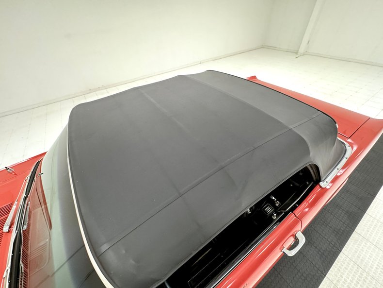 Ford-Mustang-1965-Rangoon-Red-Black-19
